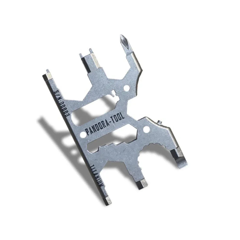 Pandora-Multifunktionstool aus Metall für Tauchausrüstung, silber, auf weißem Hintergrund