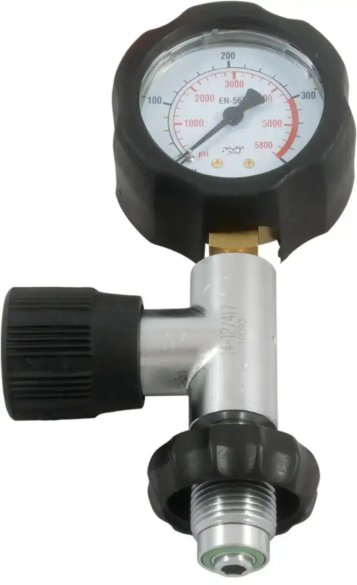 Tauchausrüstung Druckminderer mit Manometer, Ventil für Pressluftflasche, Nahaufnahme