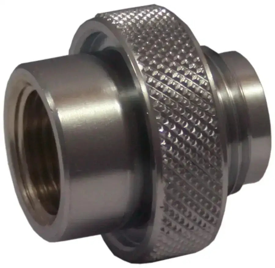 Tauchausrüstung Adapter aus Metall, Nahaufnahme mit gerändelter Oberfläche