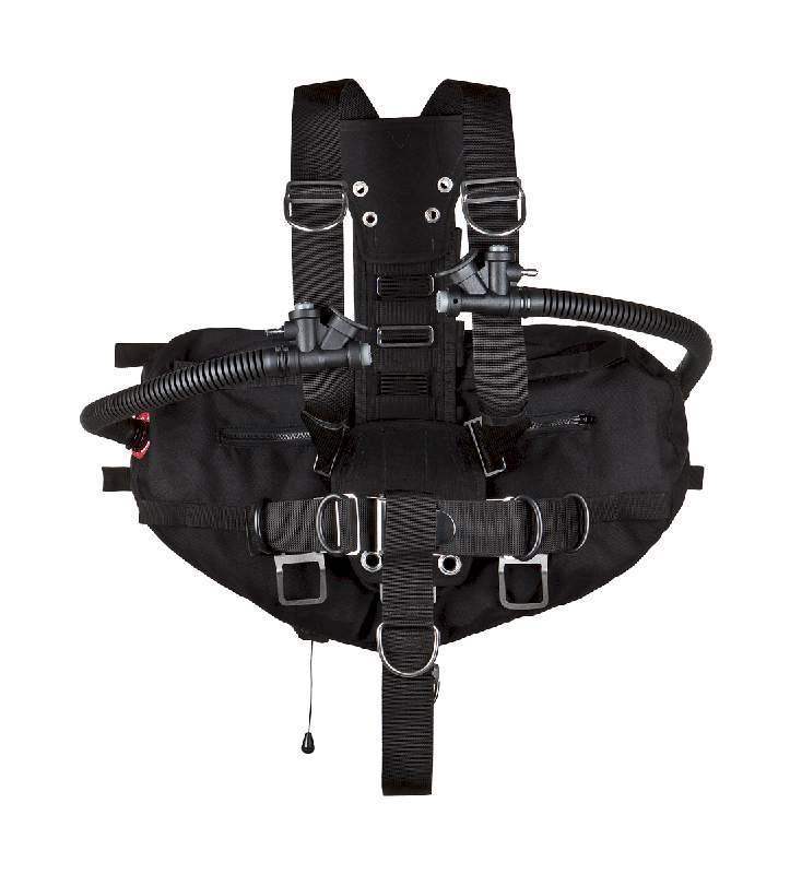 Schwarz Tauchausrüstung Harness-Set mit Wing und Metallschnallen, Rückansicht, isoliert