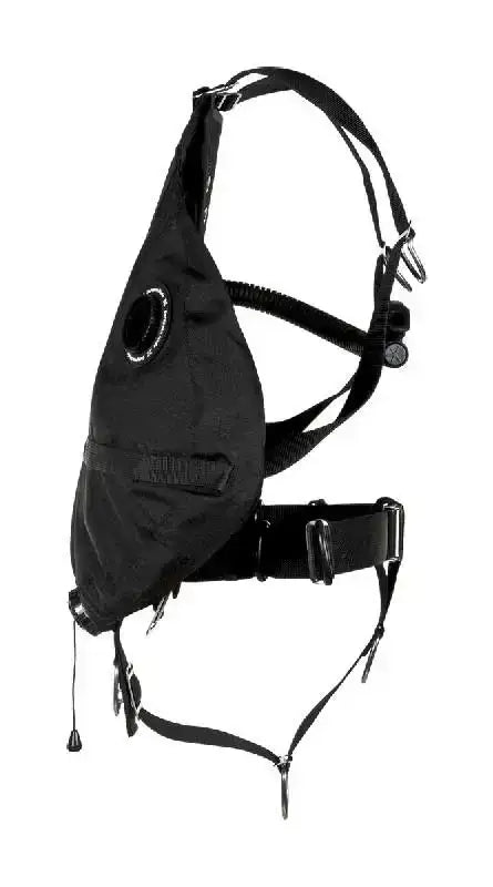 Schwarzes XDEEP Stealth 2.0 Tec Sidemount Wing fĂŒr technisches Tauchen, freigestellt
