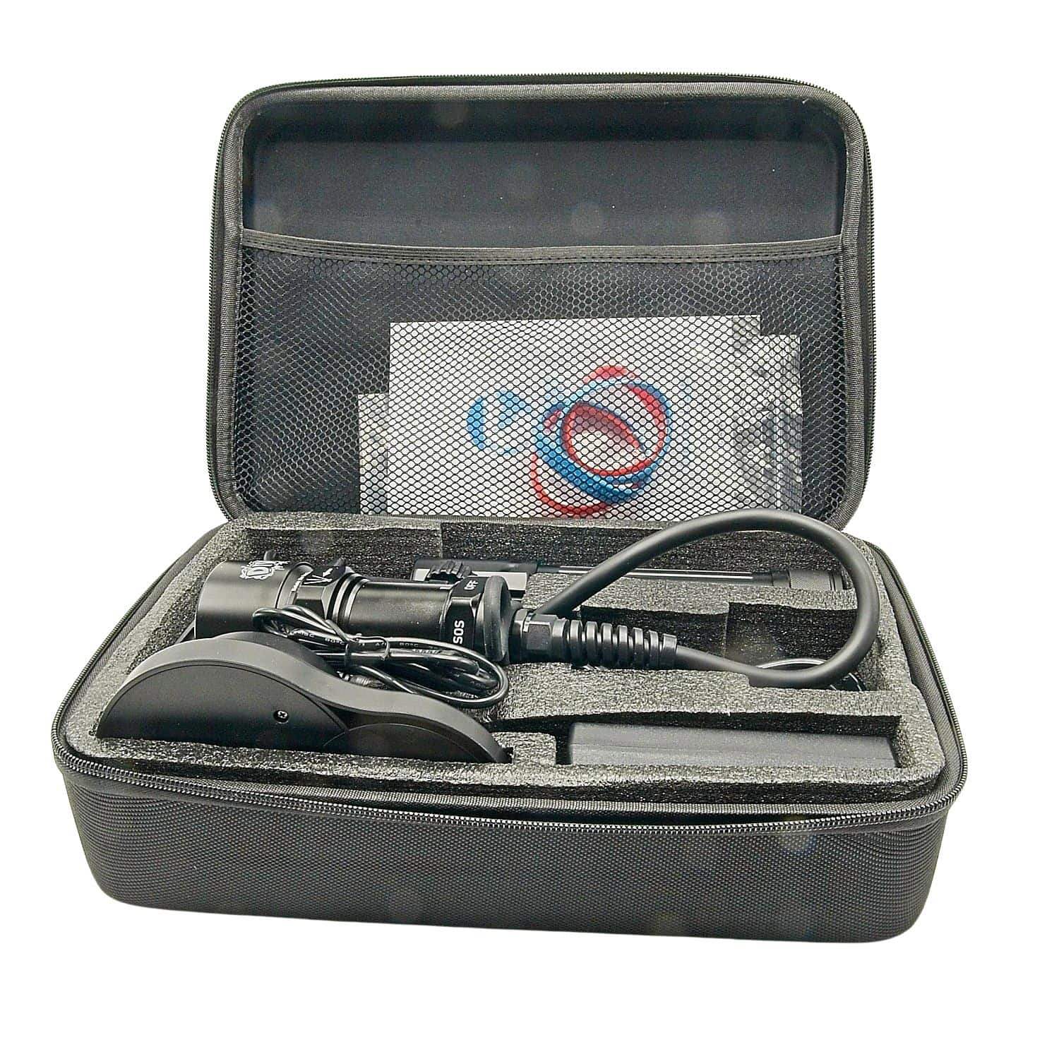 Taucherlampe mit Zubehör in Hartschalenetui, LED Tauchlampe mit Kabel und Ersatzringen