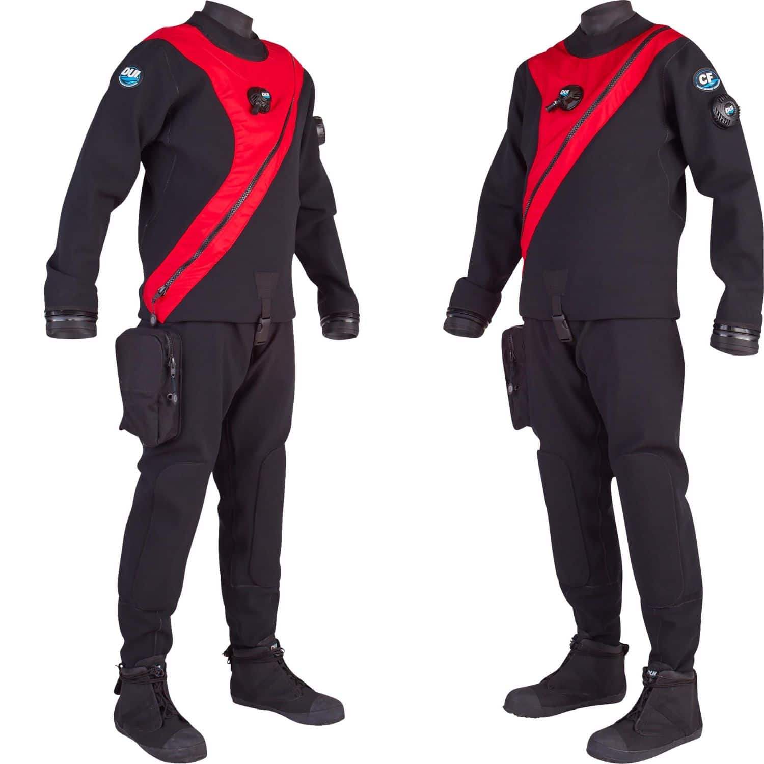 Schwarzer und roter Trockentauchanzug fĂĽr Herren, Seitenansicht auf weiĂźem Hintergrund