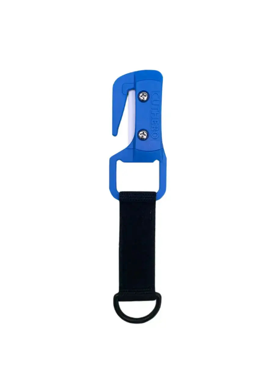 Blauer Line Cutter mit Sicherungsband für Tauchausrüstung vor weißem Hintergrund