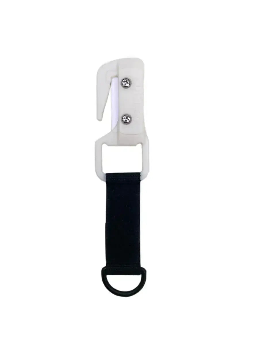 Weißer Line Cutter mit schwarzem Band, sicheres Taucher-Werkzeug auf weißem Hintergrund