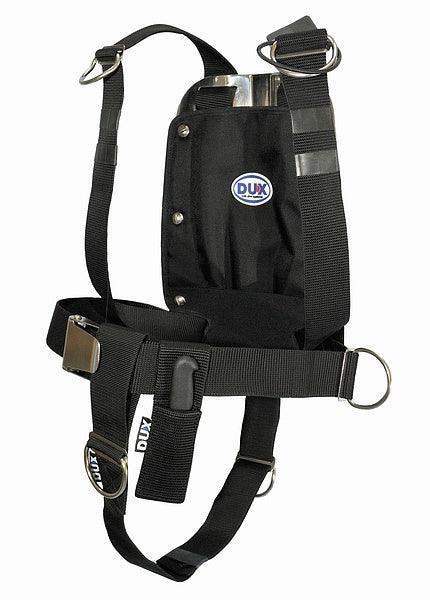 Schwarzes Backplate-Harness für Tauchausrüstung mit DUX Logo, Edelstahl-D-Ringe und Schnallen.