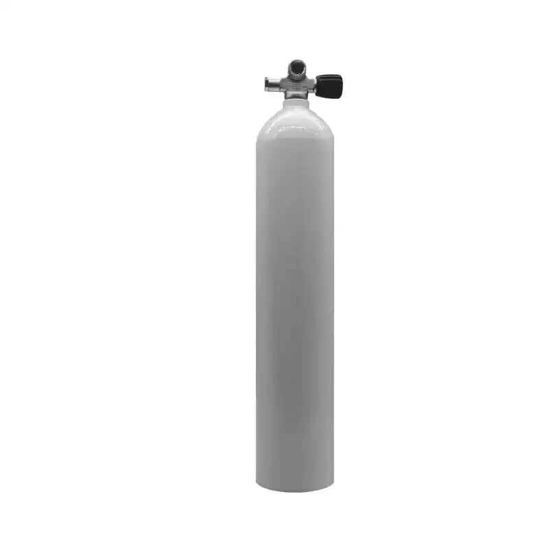 Weiße Tauchflasche aus Aluminium mit Ventil, isoliert auf weißem Hintergrund