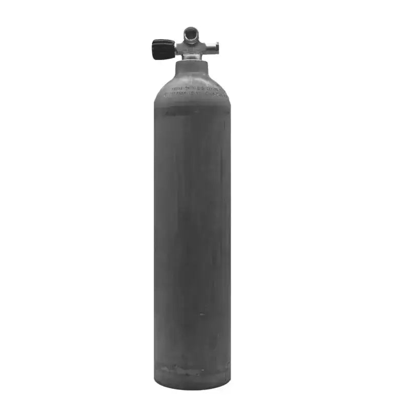 Aluminium Tauchflasche 200 bar mit Ventil, stehend, auf weißem Hintergrund