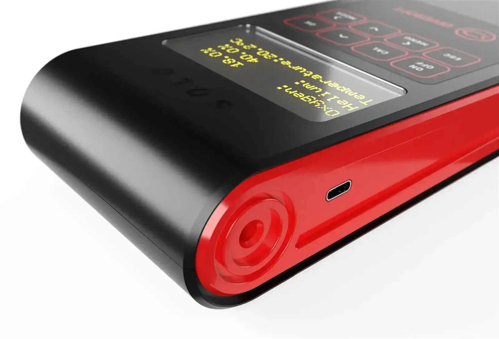 Detailaufnahme Tauchcomputer mit Display, Tastenfeld und USB-Anschluss, moderne Tauchausrüstung